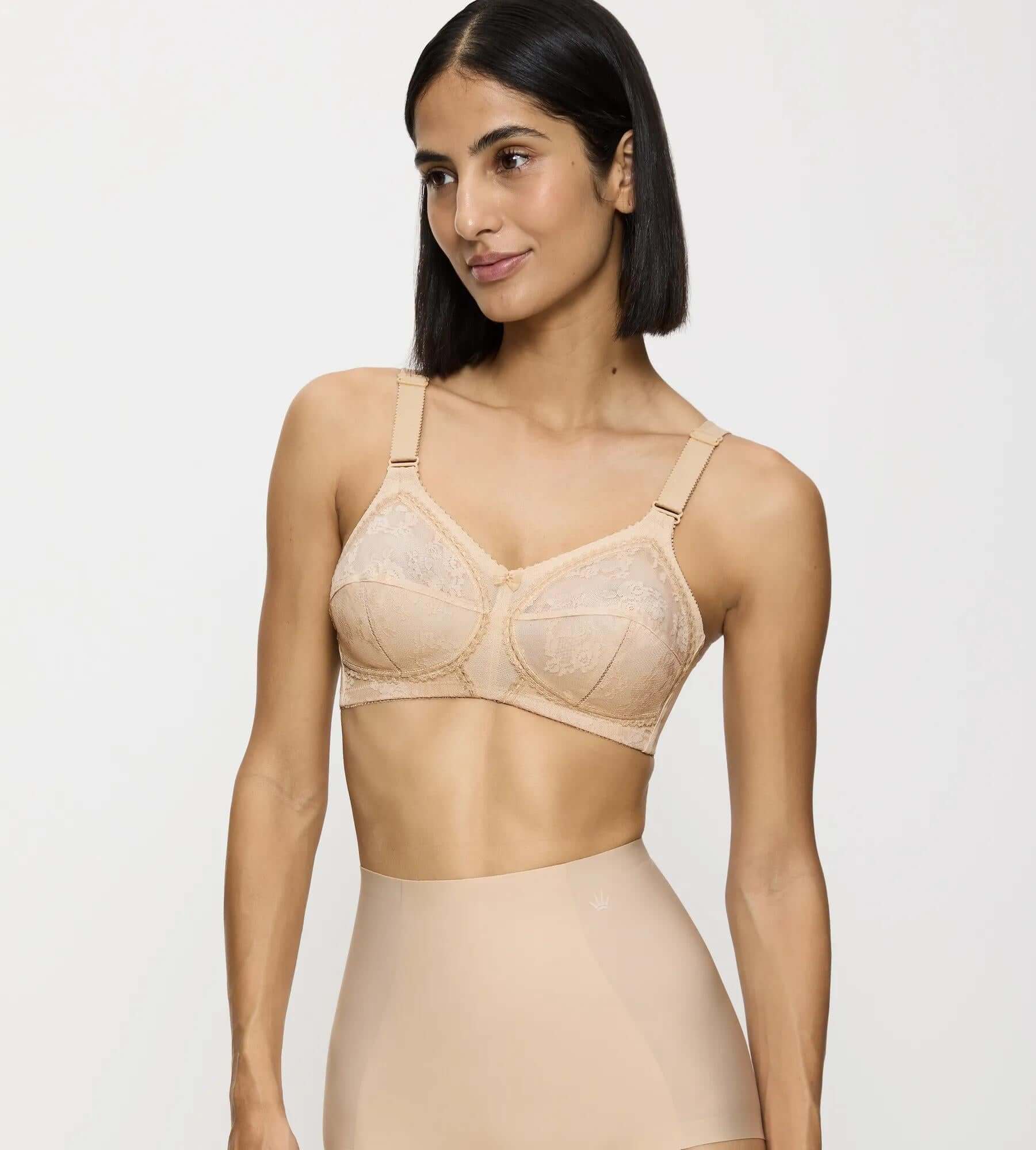 Doreen skin wireless bra in nude color, designed for fuller busts with optimal support and timeless style.