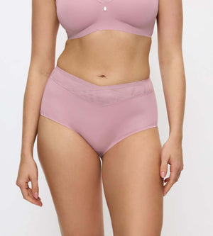 True Shape Sensation T elegant maxi brief in soft pink, designed for a smooth silhouette and perfect fit.