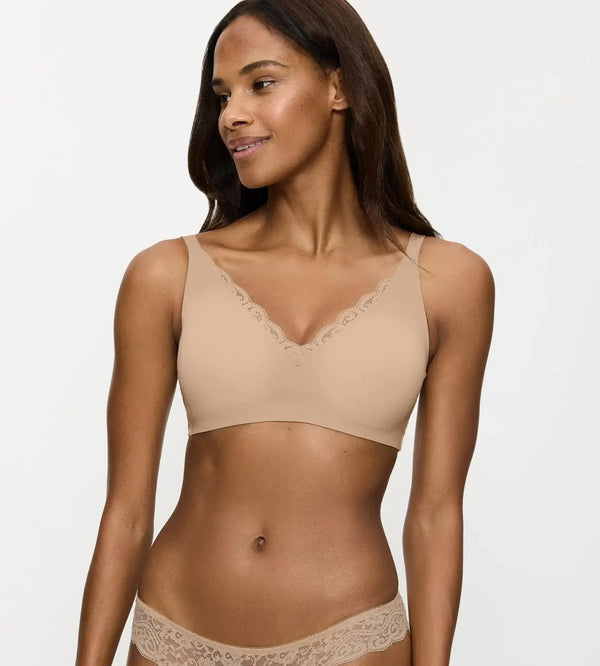 Triumph Amourette Wireless Minimizer Bra