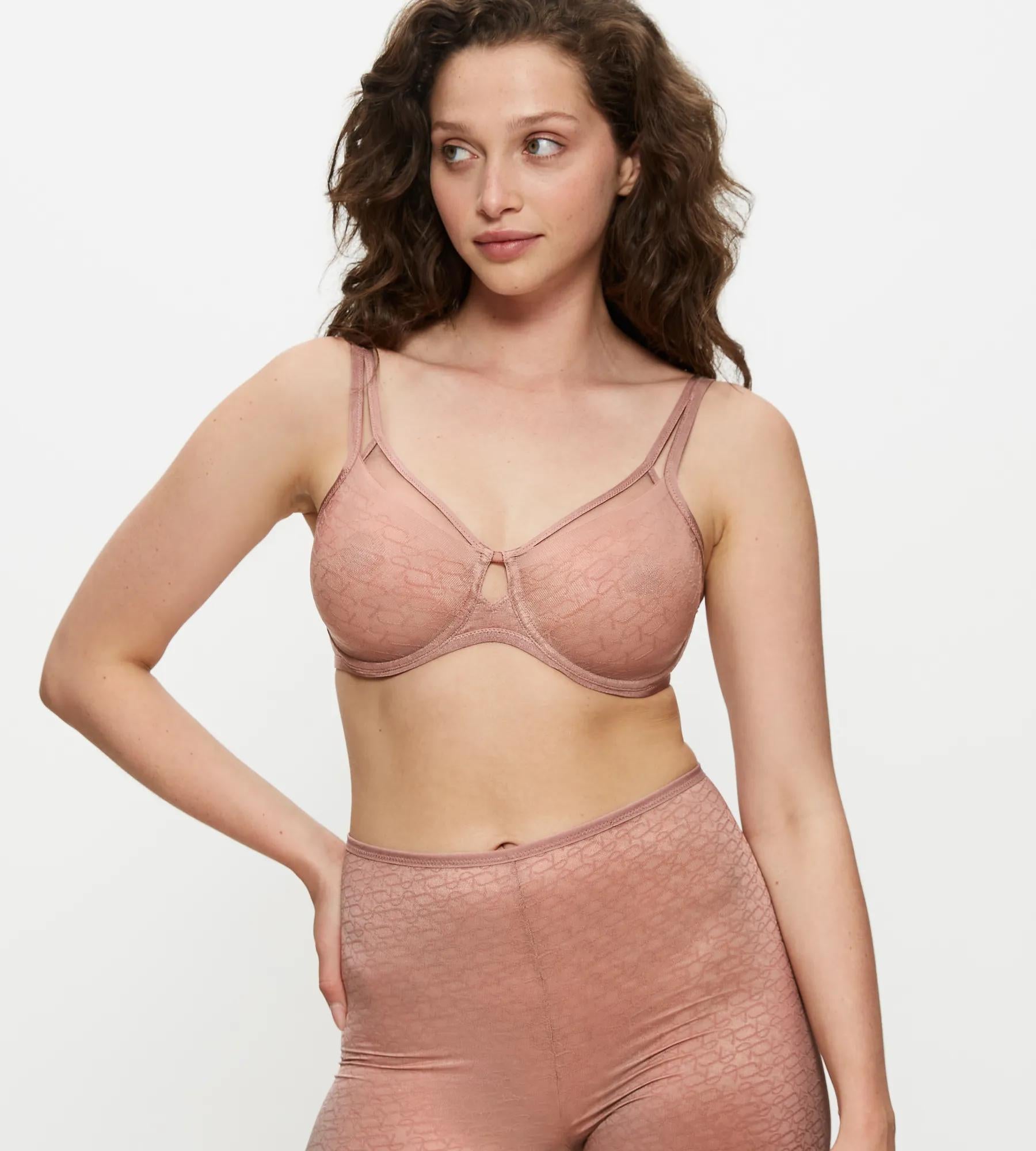 Triumph Signature Sheer toasted almond
