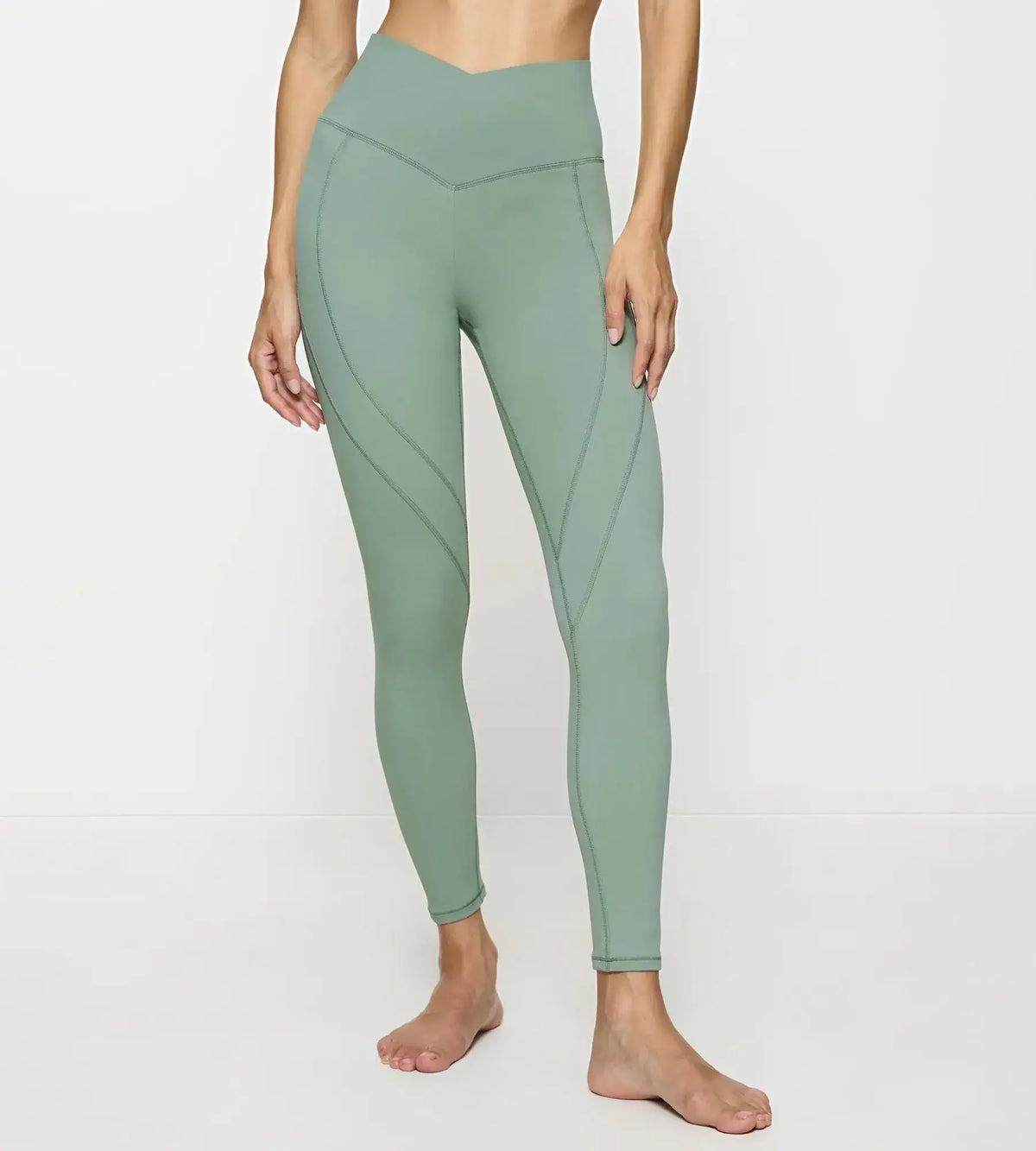 Cardio RTW high-rise active leggings providing comfort and support with a sculpted look.