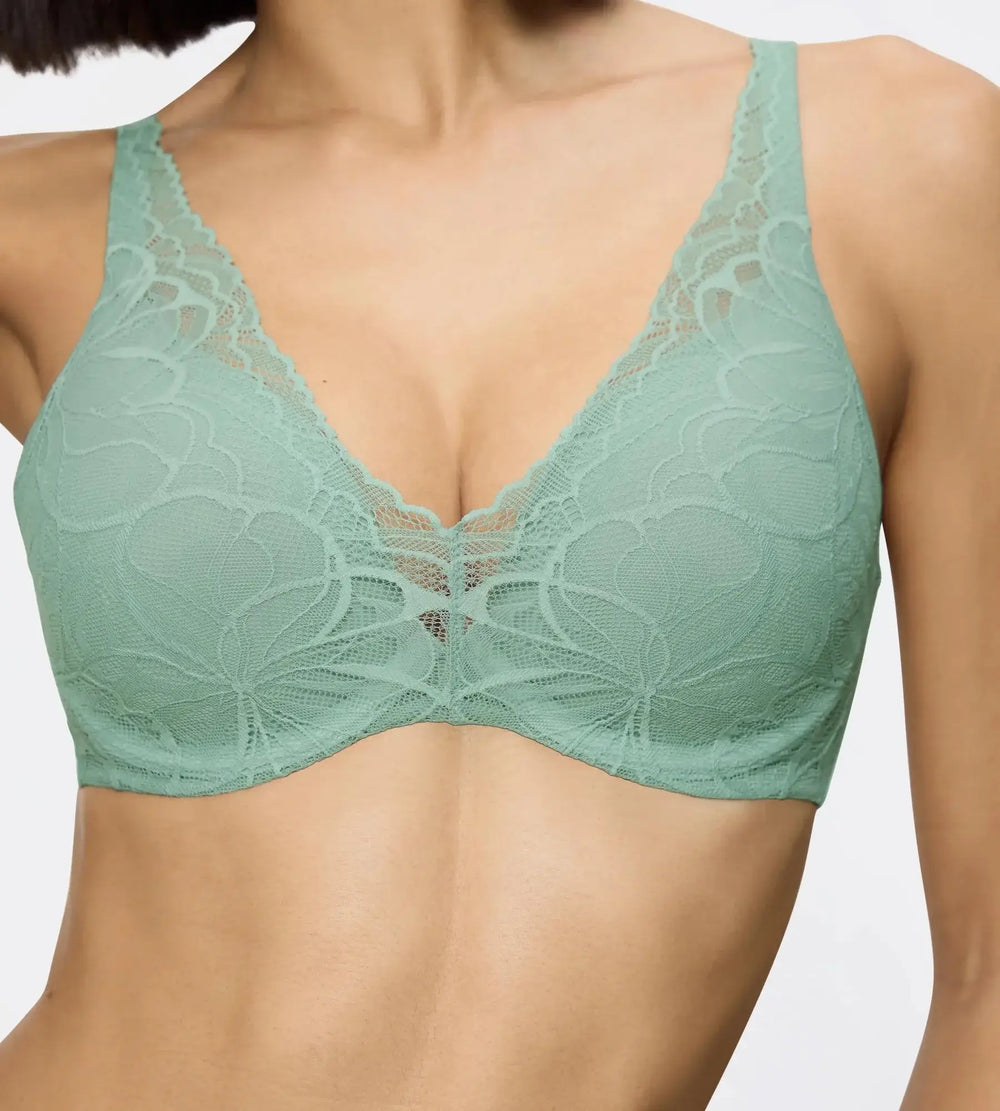 Body Make-Up Illusion Lace in mint green, featuring delicate lace design and comfortable support.