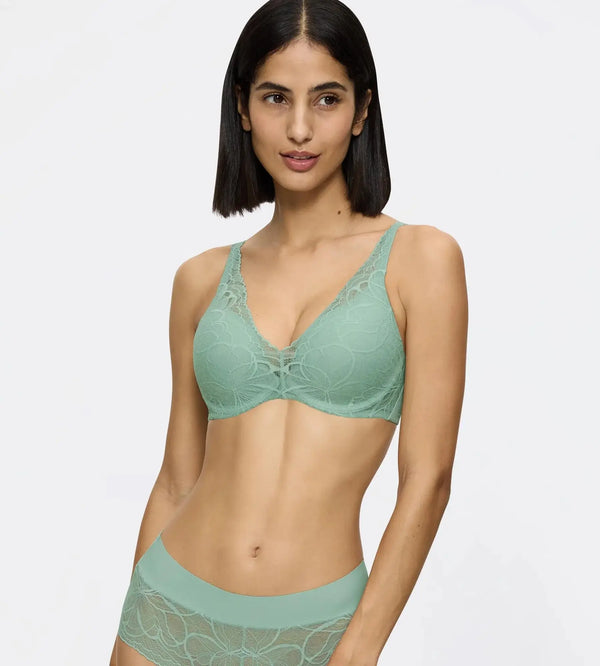 Triumph Body Make-Up Illusion Lace Plunge Bra