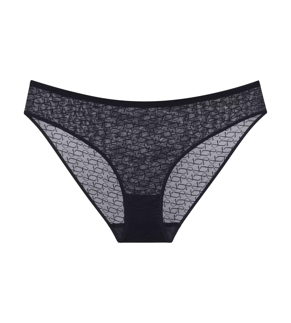 Triumph Signature Sheer medium-coverage brief with smooth lace, perfect for no VPL under tight clothing.