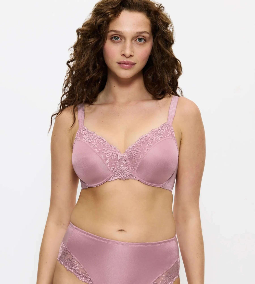 Ladyform Soft comfortable minimiser bra with lace trim in soft pink color
