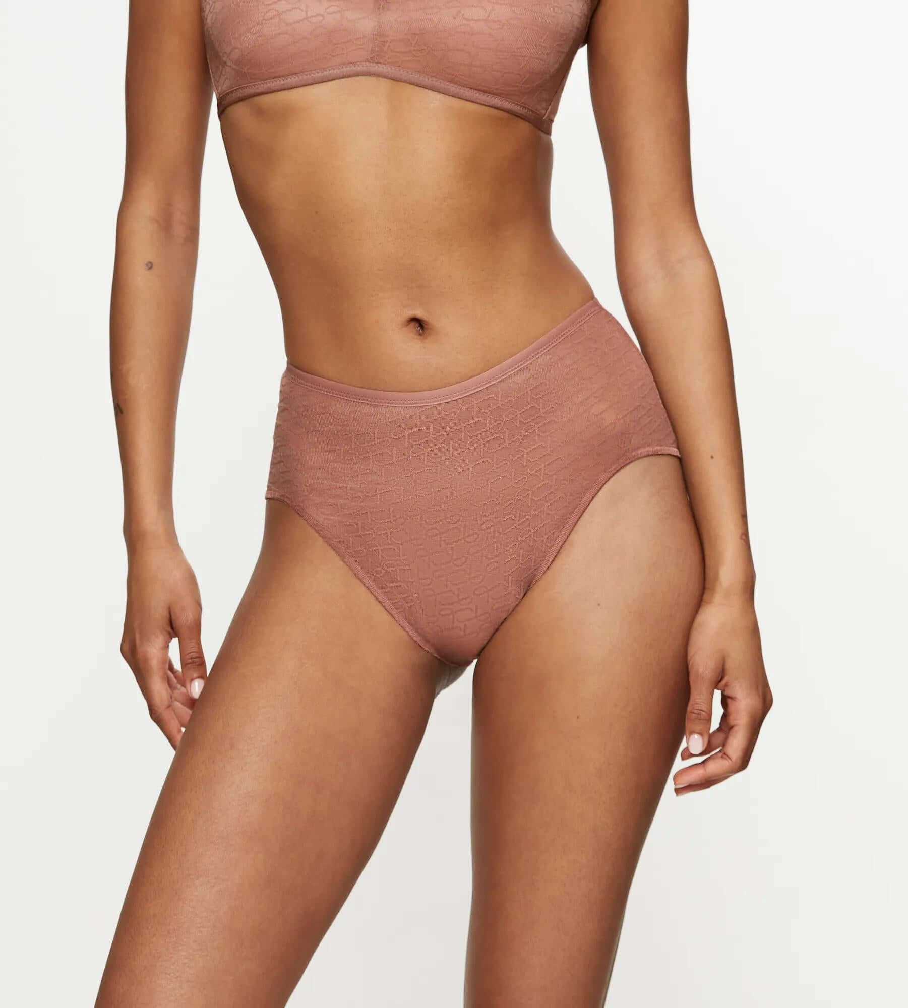 Triumph Signature Sheer
